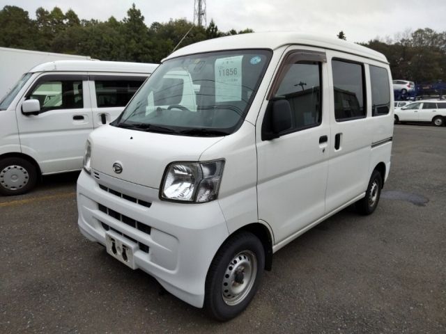 11856 Daihatsu Hijet van S331V 2017 г. (LUM Tokyo Nyusatsu)